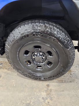 Used 2015 Nissan Xterra X image 2