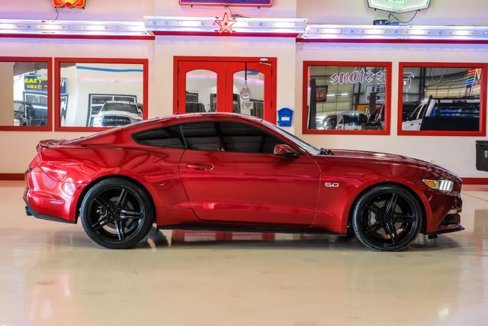 Used 2016 Ford Mustang GT Premium image 10
