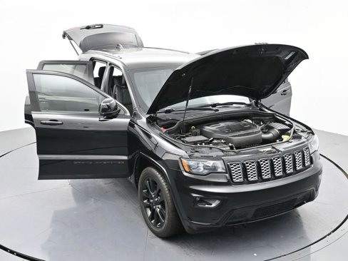 Used 2021 Jeep Grand Cherokee Laredo X image 41
