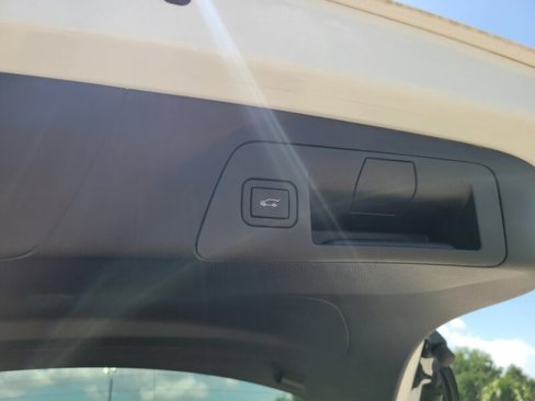 Certified 2021 Buick Envision Avenir w/ Technology Package II image 8