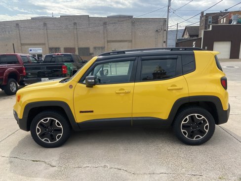 Used 2016 Jeep Renegade Trailhawk w/ Premium Trailhawk Package image 4