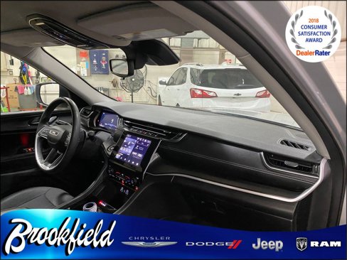 Used 2023 Jeep Grand Cherokee L Laredo image 34