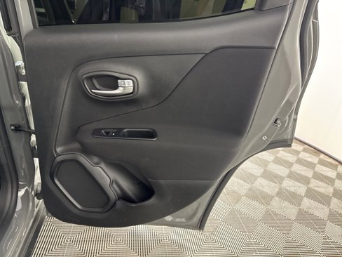 Used 2021 Jeep Renegade Sport image 24