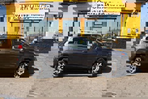 Used 2018 Jeep Cherokee Latitude Plus image 4