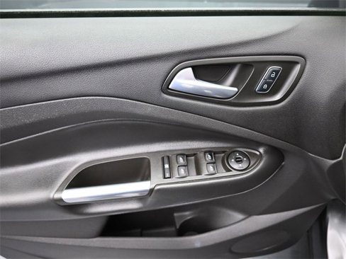 Used 2015 Ford Escape SE image 23