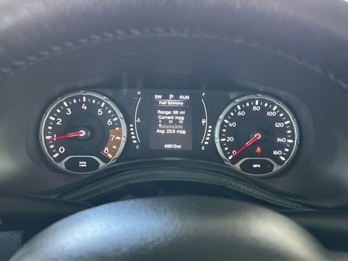 Used 2020 Jeep Renegade Latitude w/ Cold Weather Group image 11