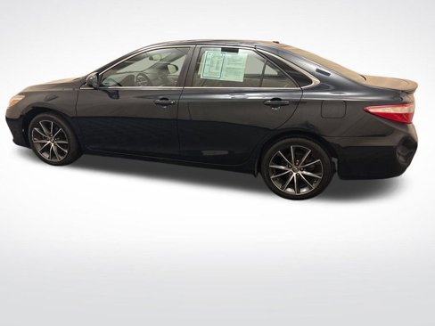 Used 2017 Toyota Camry XSE image 9