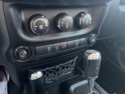 Used 2013 Jeep Wrangler Unlimited Rubicon w/ Dual Top Group image 18