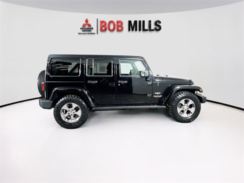 Used 2016 Jeep Wrangler Unlimited Sahara w/ Max Tow Package image 16