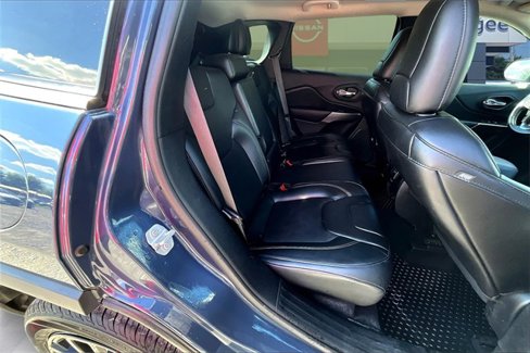 Used 2019 Jeep Cherokee Latitude Plus w/ Comfort/Convenience Group image 22