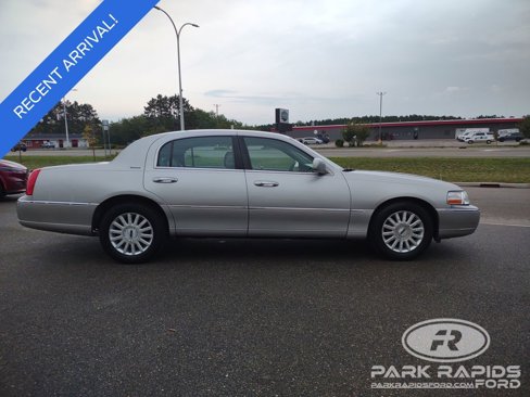 Used 2004 Lincoln Town Car Signature image 6