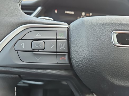 New 2025 Jeep Grand Cherokee L Altitude image 24