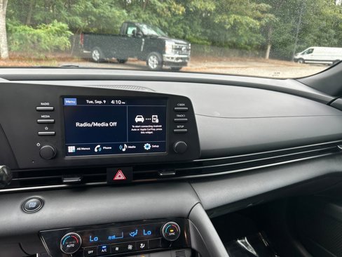 Certified 2025 Hyundai Elantra Sport image 15