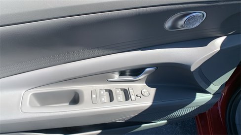 Used 2023 Hyundai Elantra SEL w/ Winter Weather Package image 10