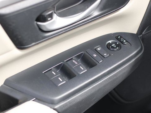 Used 2017 Honda CR-V LX image 13
