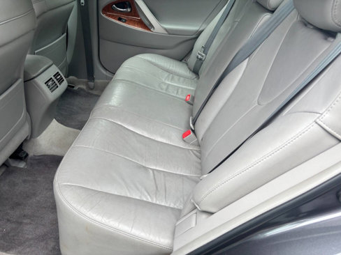 Used 2011 Toyota Camry XLE image 18