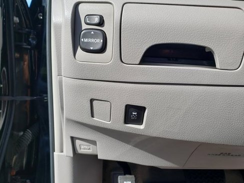 Used 2010 Toyota Camry image 15