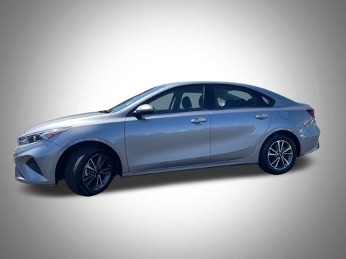 Used 2023 Kia Forte LXS image 7