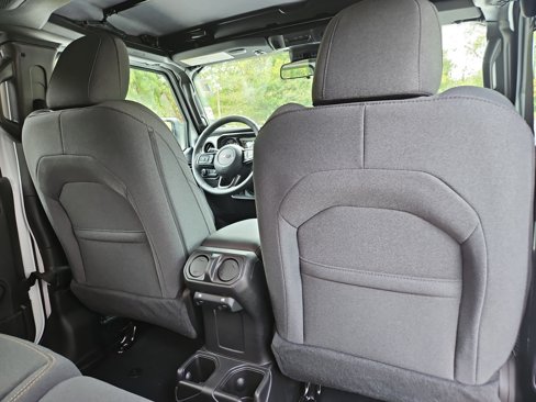 New 2025 Jeep Gladiator Sport image 18