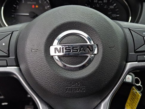Used 2022 Nissan Rogue Sport S image 18