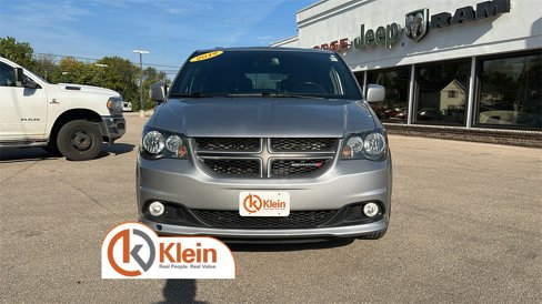 Used 2019 Dodge Grand Caravan GT image 2