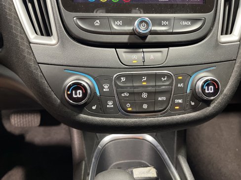 Used 2024 Chevrolet Malibu LT image 30