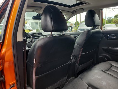 Used 2017 Nissan Rogue Sport SL w/ SL Premium Package image 13