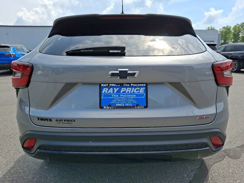Certified 2024 Chevrolet Trax RS w/ Driver Confidence Package image 5