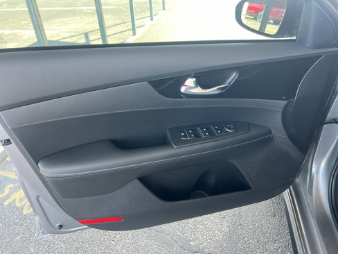 Used 2023 Kia Forte GT-Line w/ GT-Line Premium Package image 27