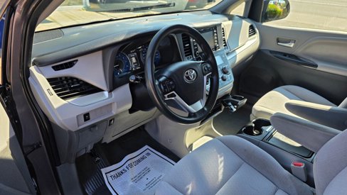 Used 2020 Toyota Sienna LE image 9