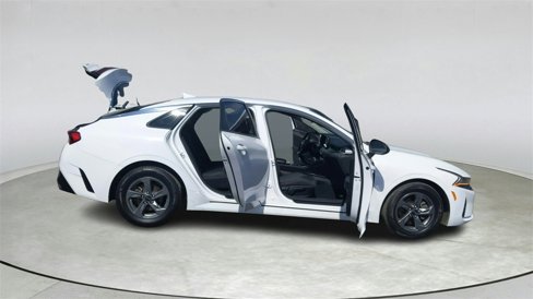 Used 2021 Kia K5 LXS image 14