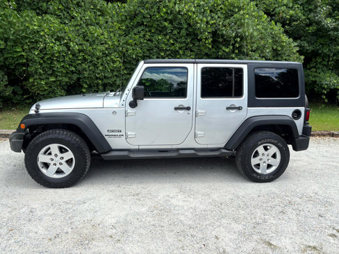 Used 2011 Jeep Wrangler Unlimited Sport image 6