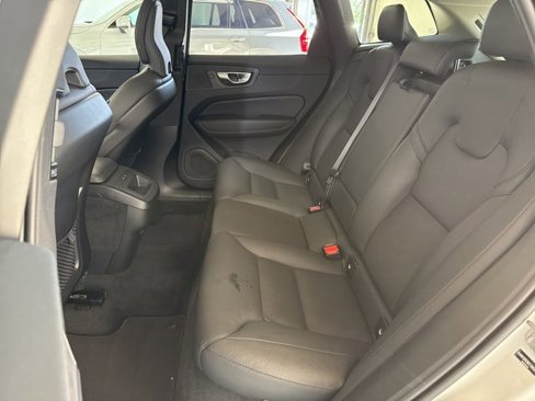Certified 2025 Volvo XC60 B5 Plus image 17