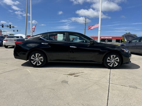 Used 2020 Nissan Altima 2.5 S image 3