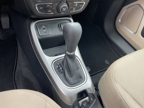 Used 2018 Jeep Compass Sport w/ Tech Group image 9
