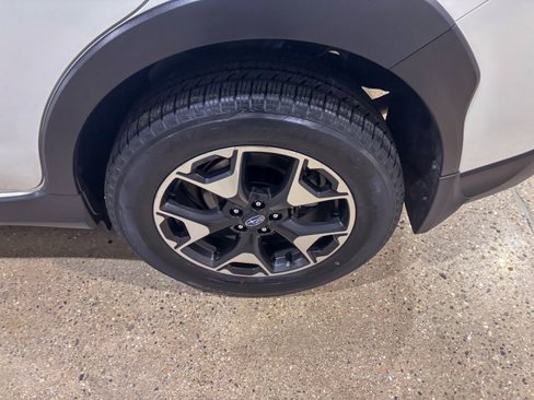Used 2019 Subaru Crosstrek 2.0i Premium w/ Eyesight System image 13