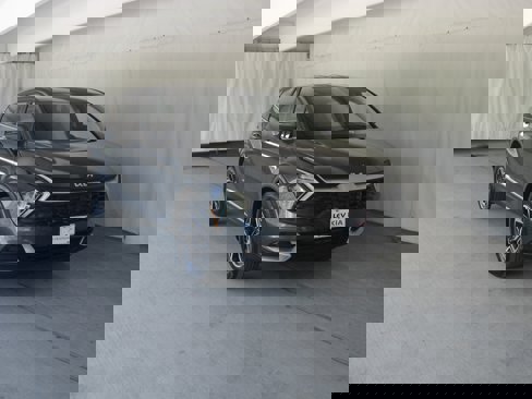 Used 2023 Kia Sportage LX image 1