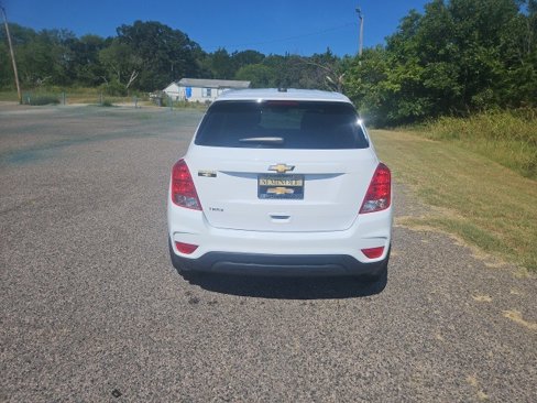Used 2019 Chevrolet Trax LS w/ Tint and Cruise Package image 4