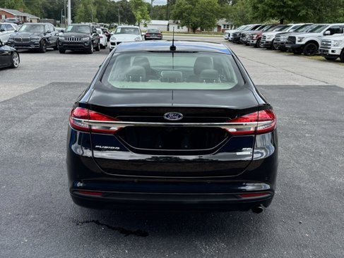 Used 2018 Ford Fusion SE image 6