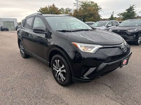 Used 2016 Toyota RAV4 LE image 10