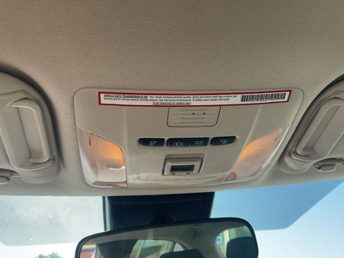 Used 2021 Toyota Corolla LE image 17