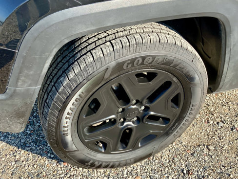 Used 2018 Jeep Renegade Sport w/ Power & Air Group image 19