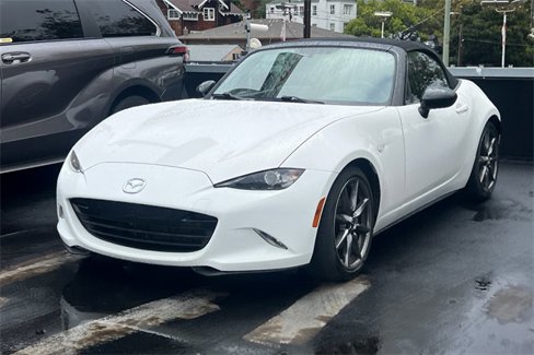 Used 2017 MAZDA MX-5 Miata Sport image 2
