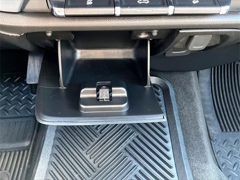 Used 2019 GMC Sierra 1500 SLE w/ SLE Value Package image 28