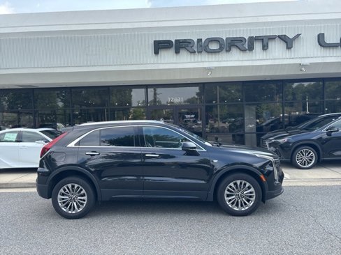 Used 2024 Cadillac XT4 Premium Luxury image 4