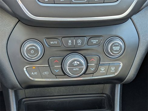 Used 2023 Jeep Cherokee Altitude Lux image 26