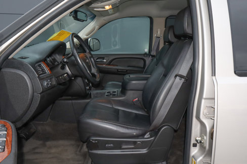 Used 2008 GMC Yukon XL SLT w/ SLT Preferred Equipment Group image 7