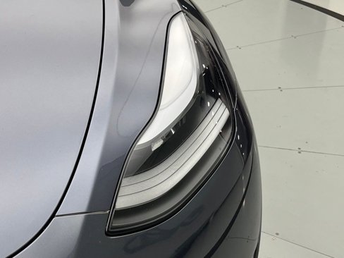 Used 2023 Tesla Model Y Performance image 30