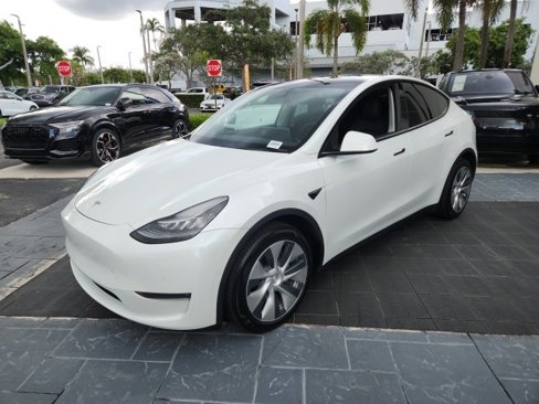 Used 2020 Tesla Model Y Long Range image 14