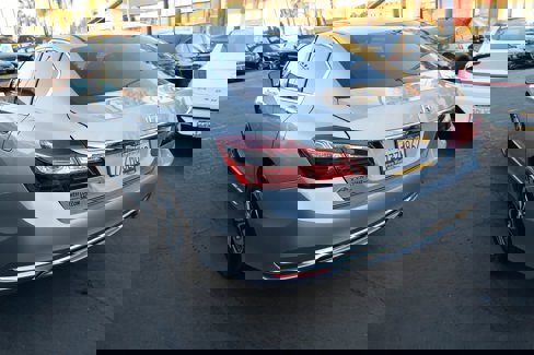 Used 2017 Honda Accord LX image 5